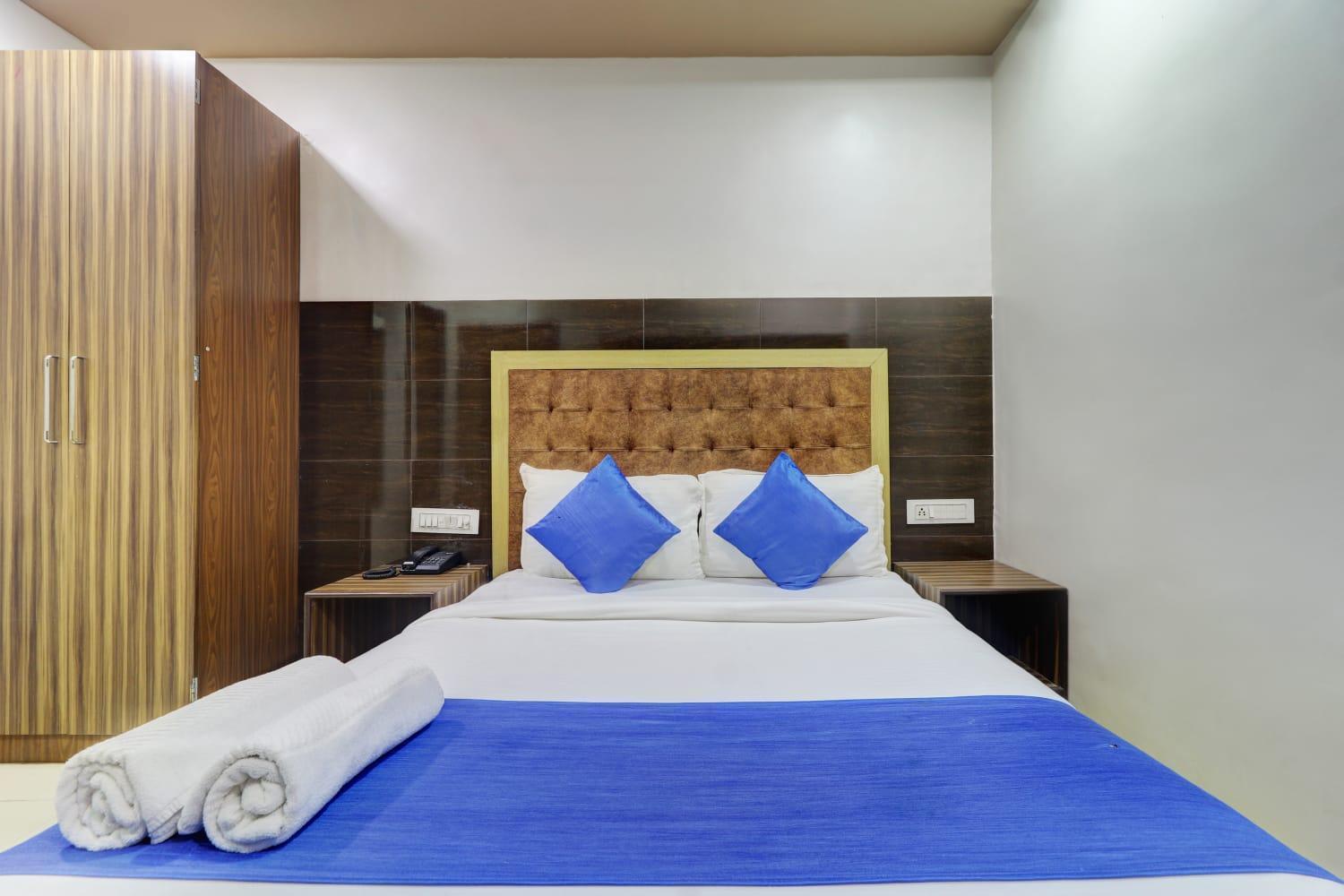 Hotel New Blue Sapphire Residency Мумбай Екстериор снимка