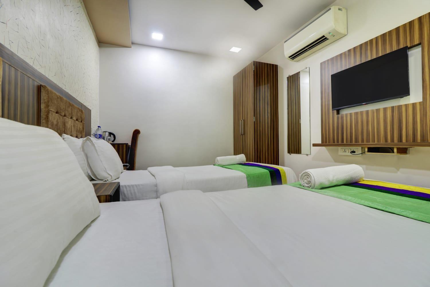Hotel New Blue Sapphire Residency Мумбай Стая снимка